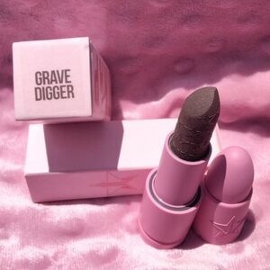 Jeffree Star Cosmetics Velvet Trap Matte Lipstick  “GRAVE DIGGER” NIB